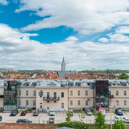 Zbrojnicna 10 Mezonet Center Apartmán *